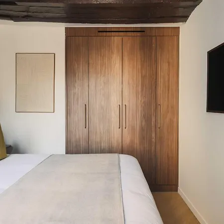 Ac 2br 6p - Notre-dame De Paryż